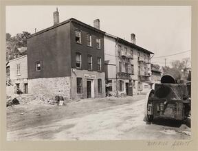 Ewen Avenue, no. 2565