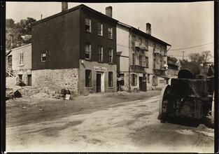 Ewen Avenue, no. 2565