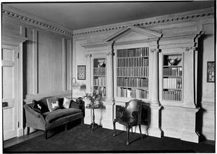 Faris R. Russell [residence]. Library to book shelves.