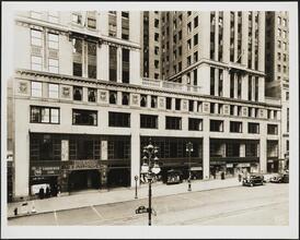 60 East 42nd Street. Lincoln building. View of lower stories