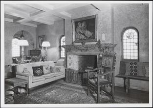 [Interior of 105 East 38th Street.]