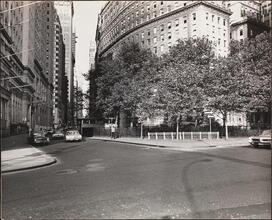 [Bowling Green on Broadway, looking north.]