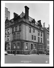 19 East 69th Street. Residence.