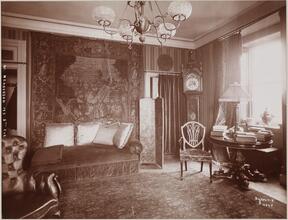 [Interiors, Mr. Henderson, Sitting Room.]