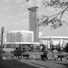[Glass Inc. building, New York World's Fair.]