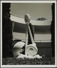 [New York World's Fair. Ford Building, Noguchi fountain.]