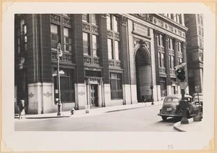 Both Sides of Broadway from Bowling Green to Worth Street [Equitable Building, 120 Broadway.]