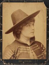Rose Coghlan as Jocelyn.