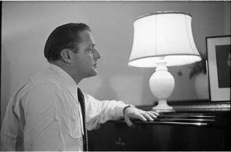Christopher Lynch [Christopher Lynch, Irish tenor, at a piano.]